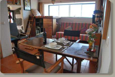 Guest House: living room