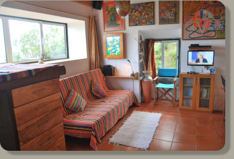 Guest House: living room